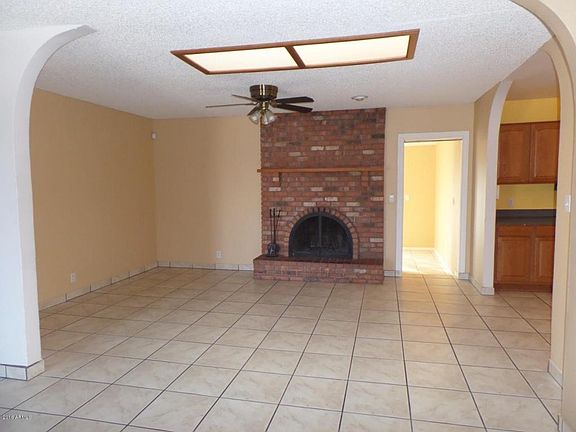 3rd image of 938 S Ashland