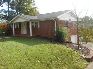 2818 Thomas Dr, Maryville, TN 37804