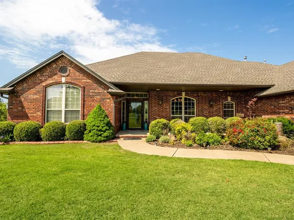 209 Whispering Lakes Dr, Tuttle, OK 73089