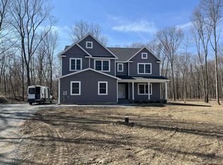 12 Degroodt Dr, Wallkill, NY 12589