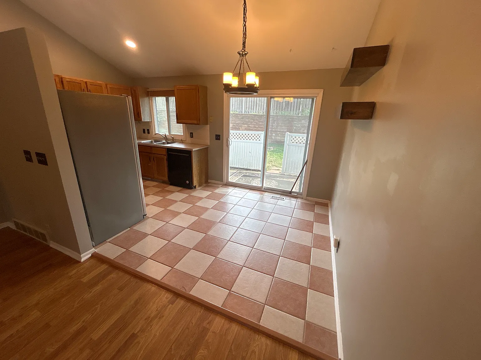 3 bed, 1513 sqft, $2,100 — Photo 4