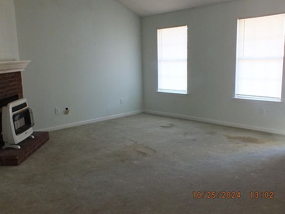 3rd image of 600 Pinoak Dr