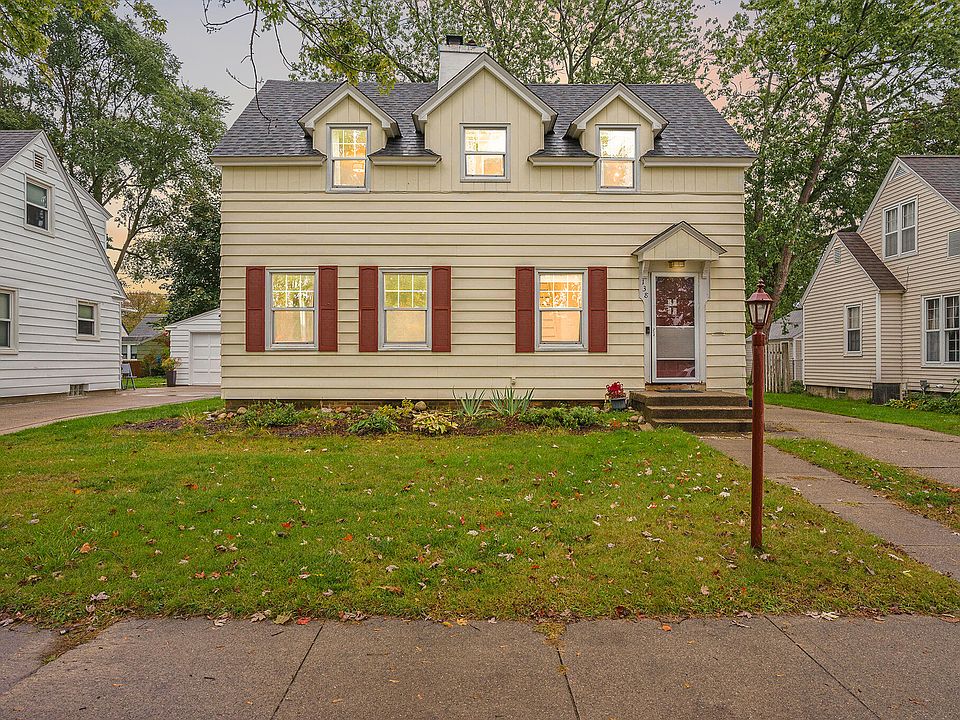 1st image of 138 W 22nd St