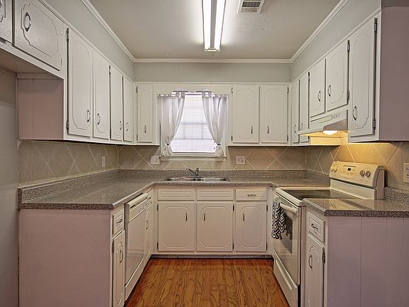 5th image of 4123 Melrose Dr