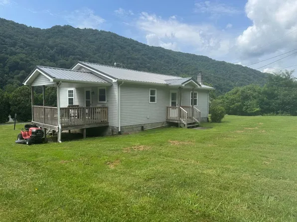 166 Prince Loop, Danese, WV 25831