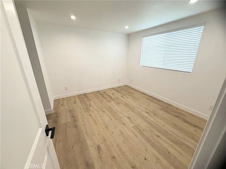 6709 Denny Ave — Photo 7