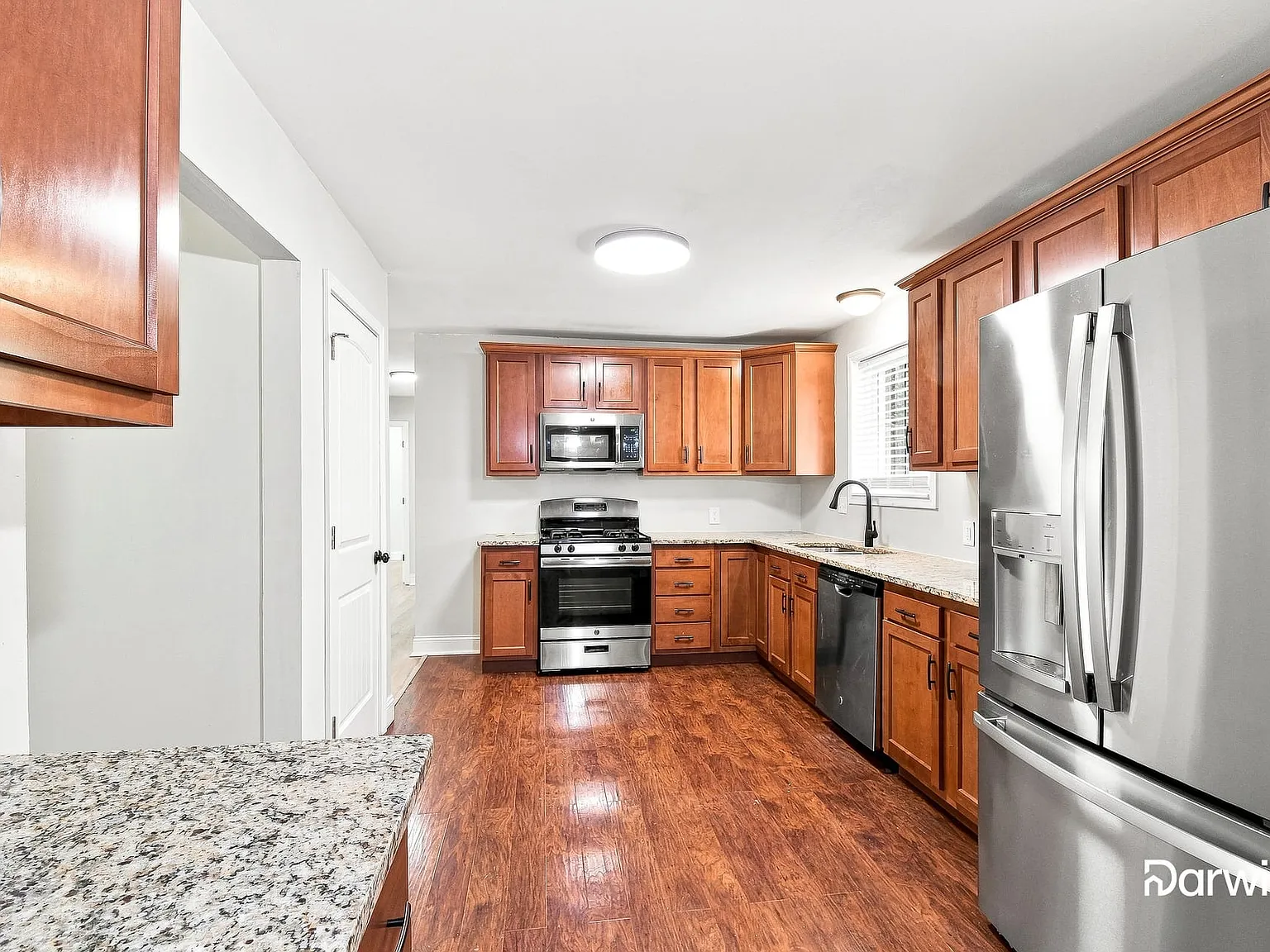 3 bed, 2.5 bath, 1144 sqft, $2,000 — Photo 3