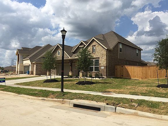 2nd image of 10602 Paula Bluff Ln