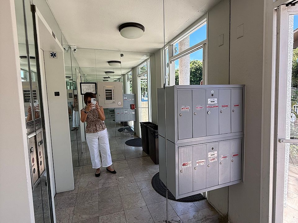 Mailbox corner