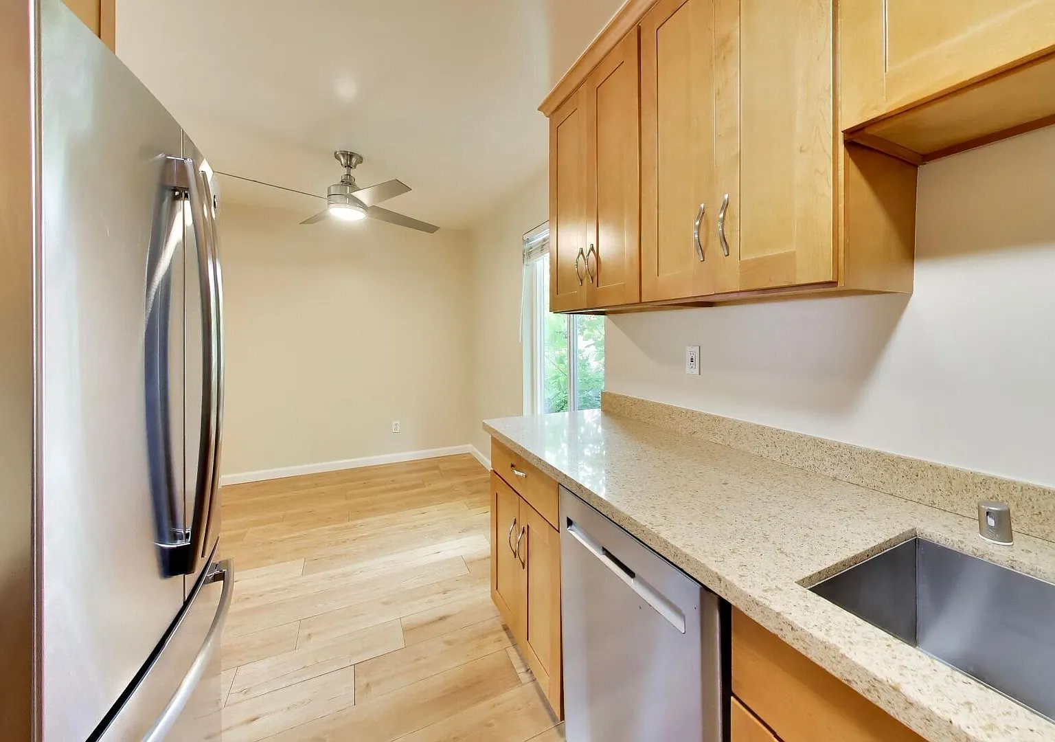 1 Bed 1 Bath With Private Patio in Prime Sunnyvale Location! — Photo 2