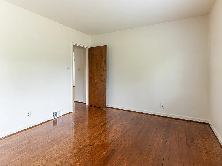 Parkview Apartments — Photo 12