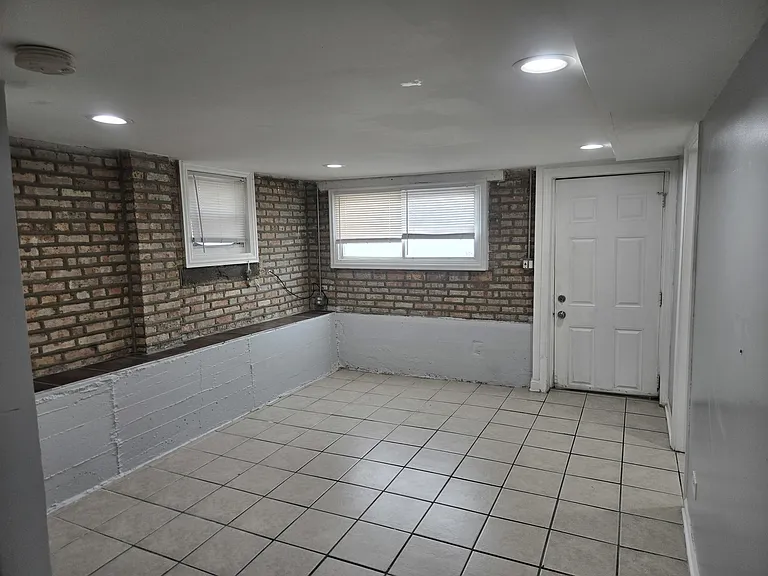 1935 N Leamington Ave #1 — Photo 4