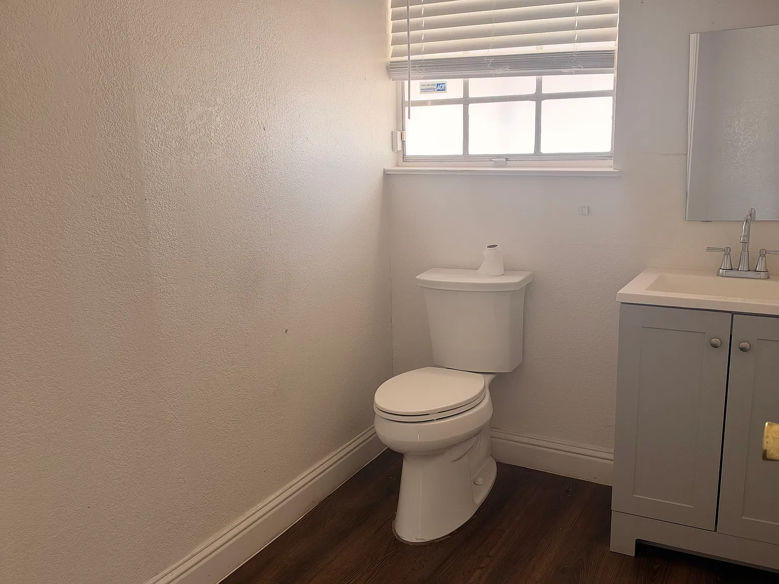 5 bed, 2.5 bath, 1735 sqft, $2,800 — Photo 4