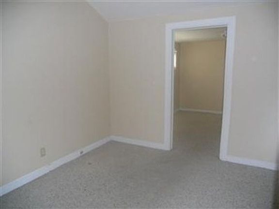 5th image of 50 Emma St