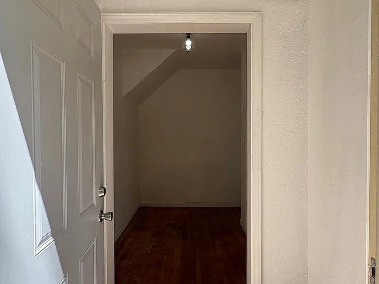 420 N 29th St — Photo 3