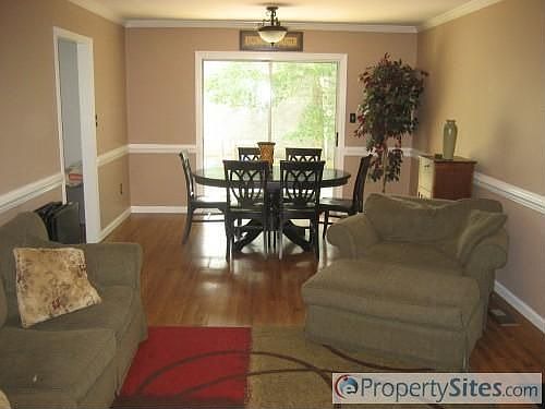 5th image of 730 Leonard Ln