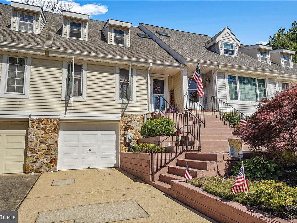 1st image of 48 Marsh Woods Ln