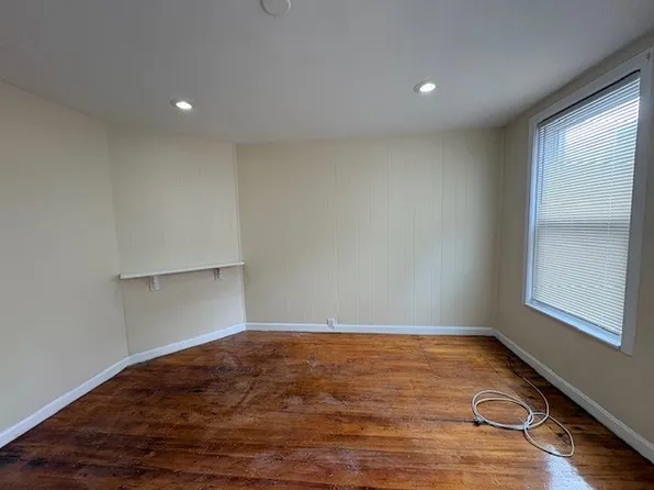 74 Liverpool St APT 1, Boston, MA 02128
