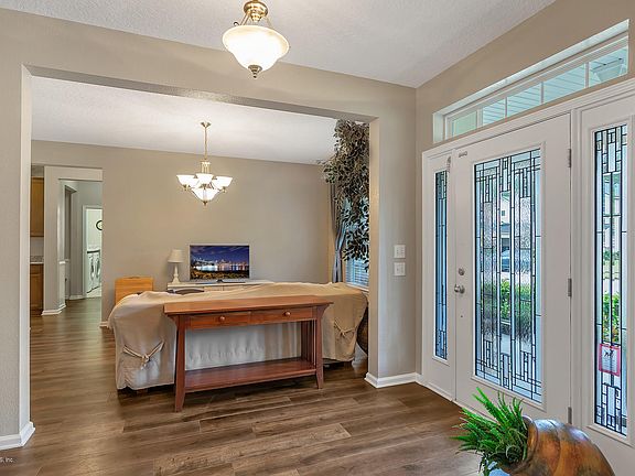 5th image of 1039 Lauriston Dr