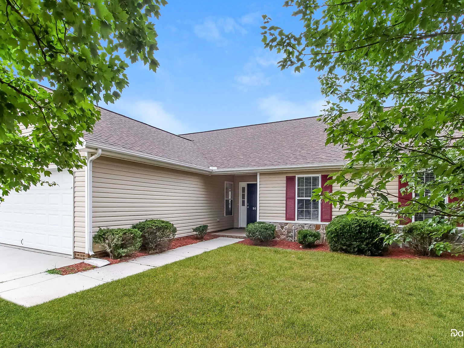 3 bed, 2.0 bath, 1508 sqft, $1,990 — Photo 1