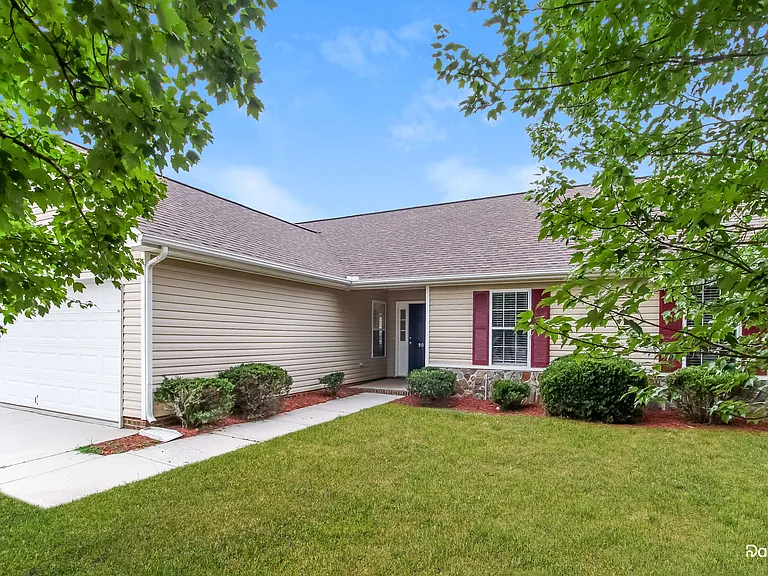 905 Pecan Ridge Cir — Photo 1