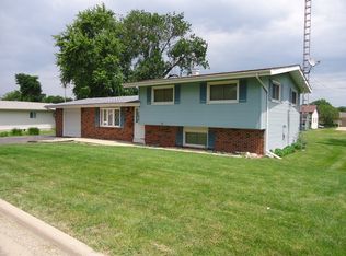 105 S Elm St, Granville, IL 61326