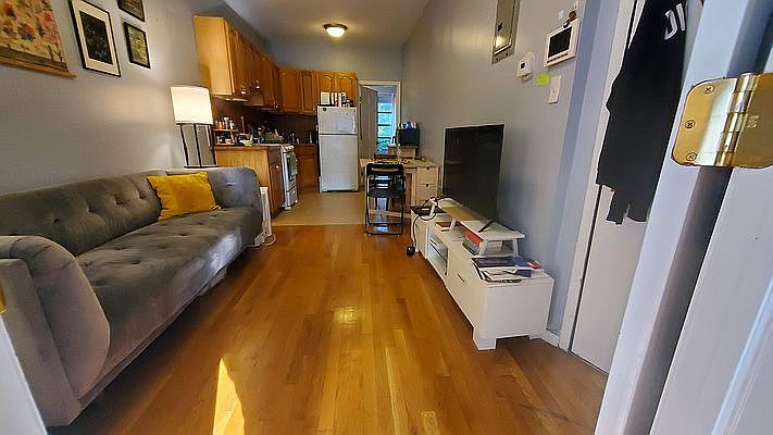 1st image of 528 6th Ave #2B