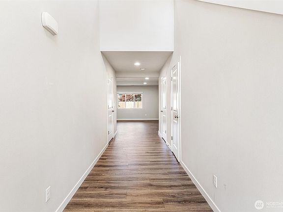 3rd image of 14926 18th Avenue W