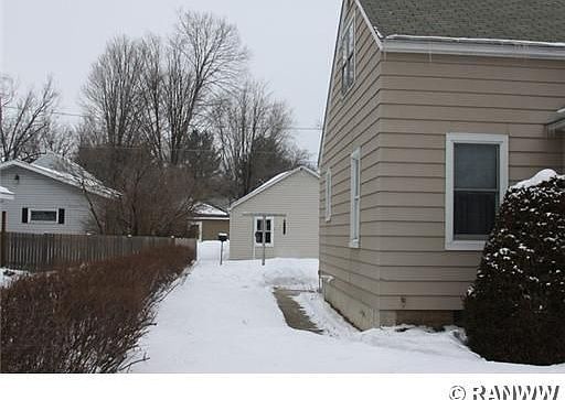 2nd image of 1015 Tyler St