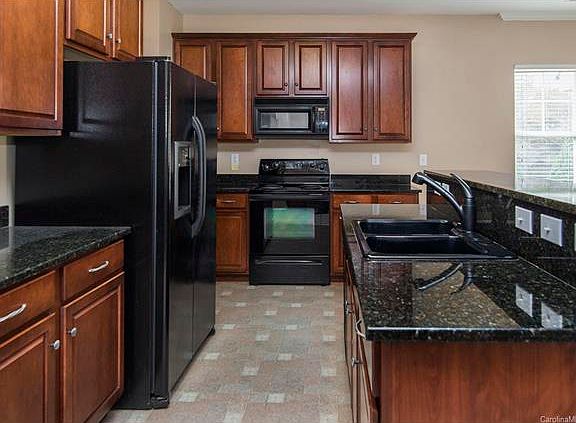 4th image of 19511 Deer Valley Dr