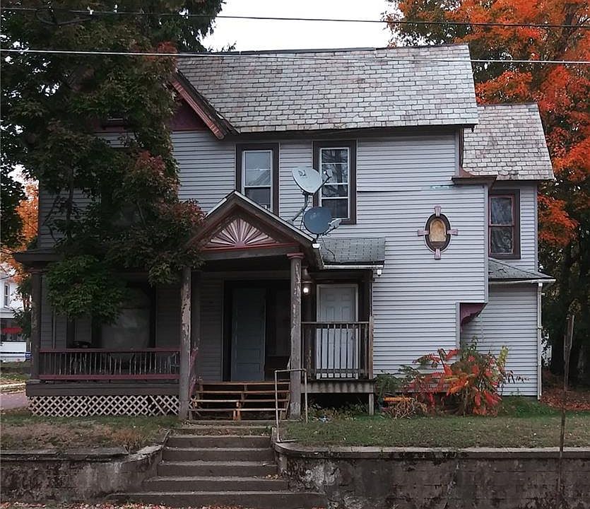 1st image of 699/701 Baldwin St #2
