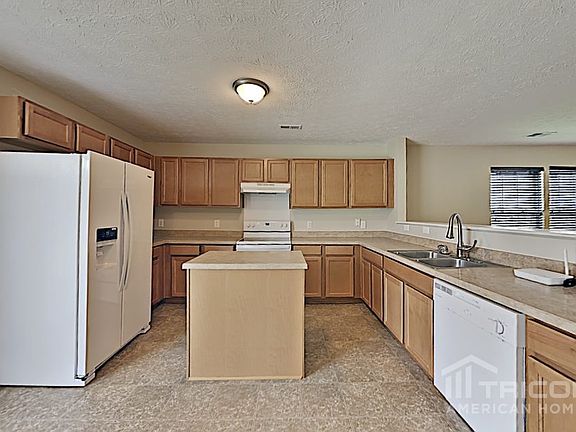 5th image of 406 Sugarwood St