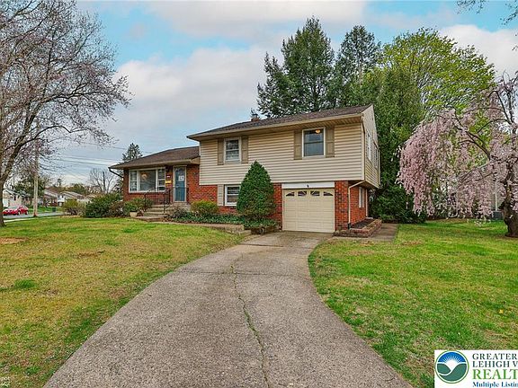 2nd image of 1961 Ravenwood Dr
