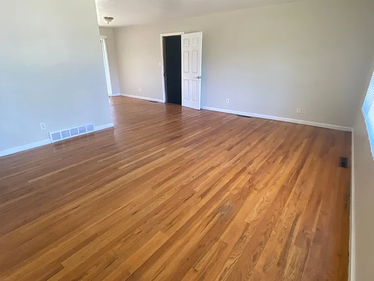 6103 Fairlane Dr — Photo 4