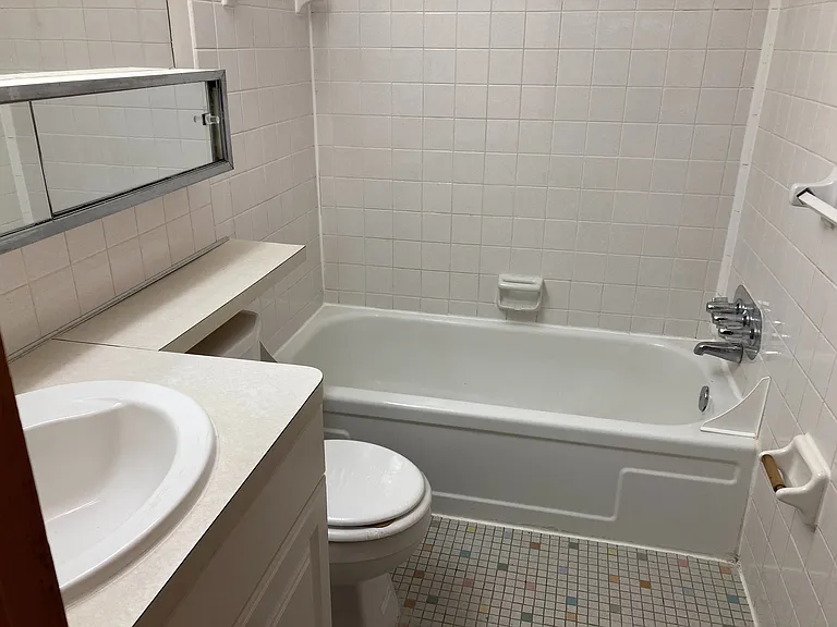 Kingston Place Apartments — Photo 40