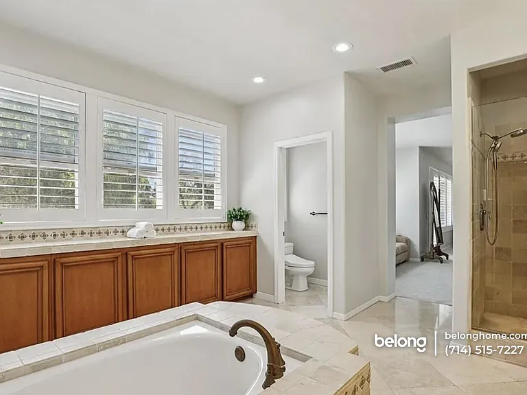 6 Westchester Ct — Photo 9