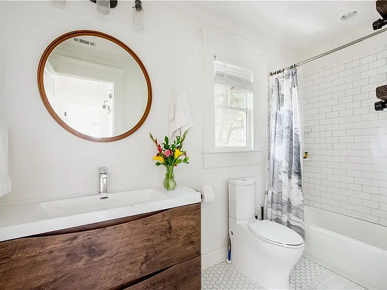 352 Sinclair Ave NE — Photo 14