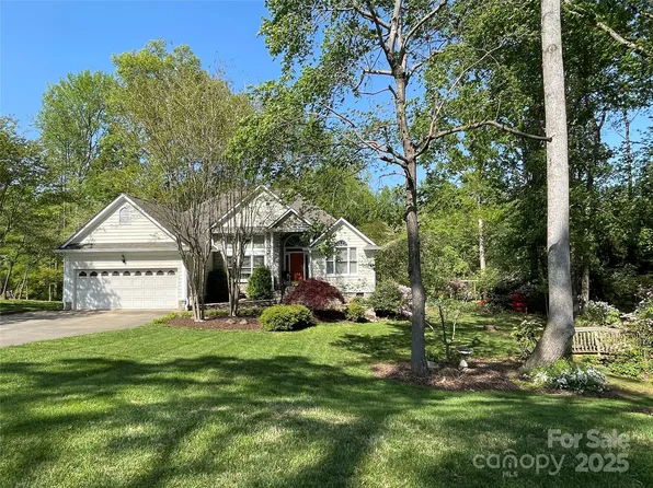 121 General Pemberton St, Stanley, NC 28164