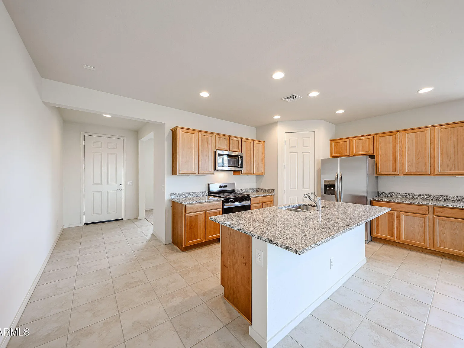 3 bed, 2.0 bath, 2137 sqft, $2,100 — Photo 4