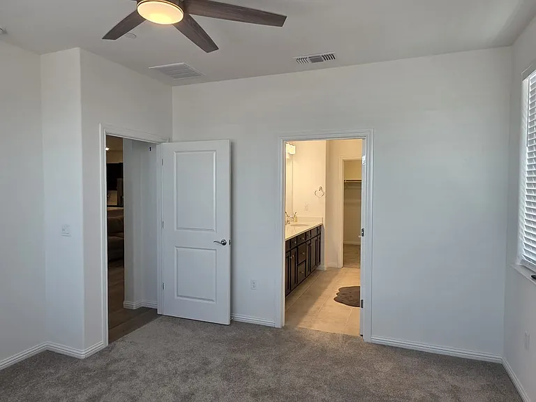 1582 Pinchot Dr — Photo 9