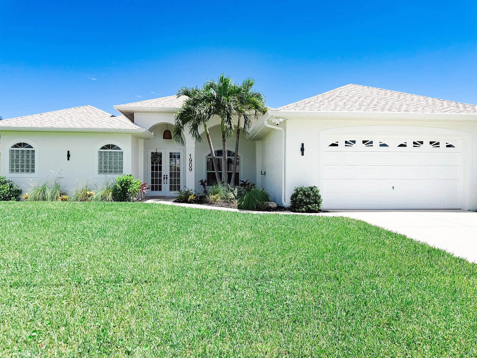 SW 29th Ter, Cape Coral — Photo 2