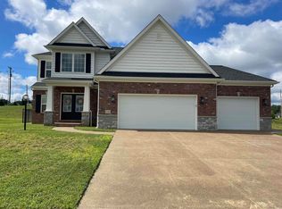 7230 Ironwood Cir, Newburgh, IN 47630