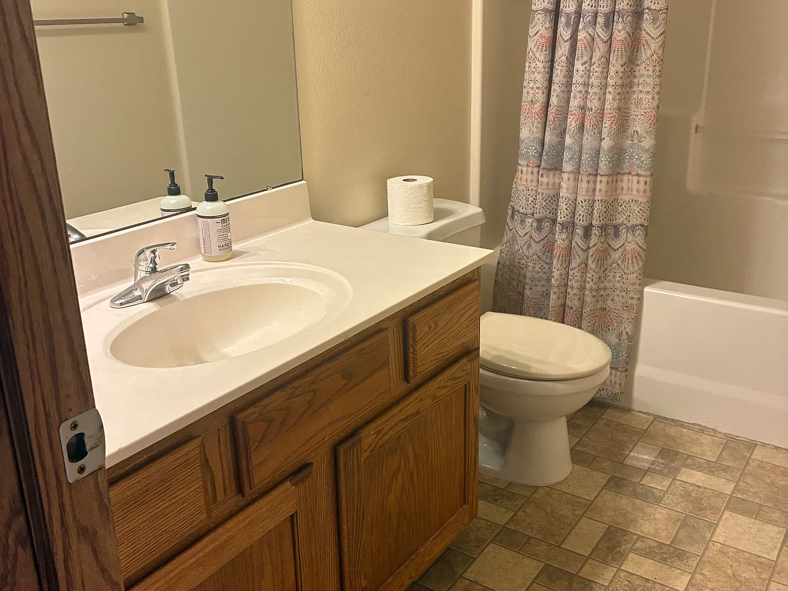 3 bed, 1704 sqft, $2,200 — Photo 3