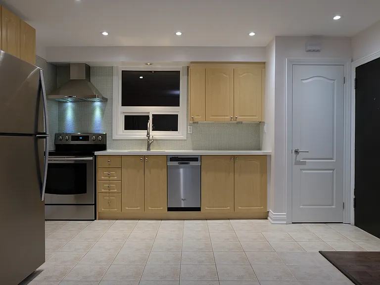 242 Jane St #2 — Photo 7