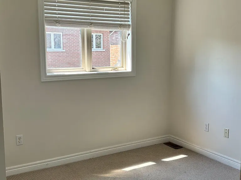 31 Robertson Rd — Photo 13