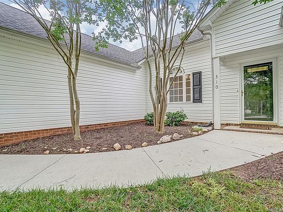 3rd image of 310 Linsbury Ct