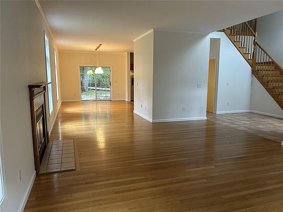 2nd image of 91 Woodcrest Ave