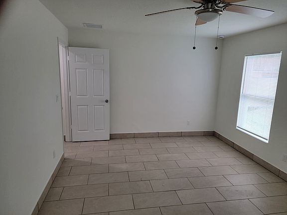 5th image of 3237 SE Iris St