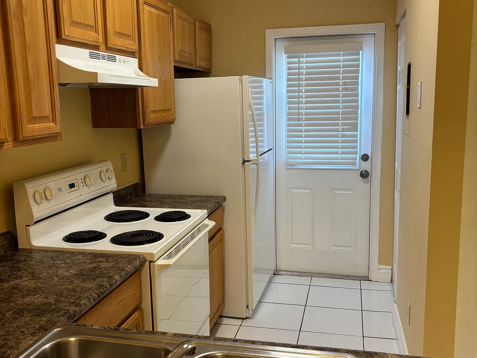 2 bed, 902 sqft, $1,650 — Photo 4