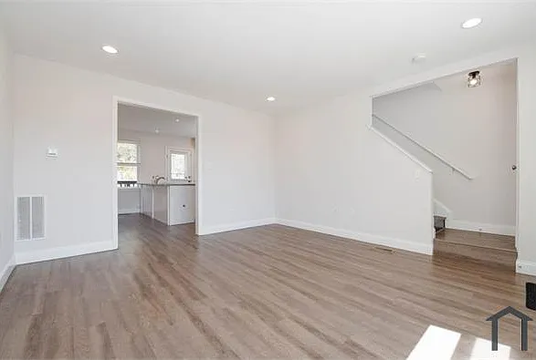 806 Benninghaus Rd — Photo 6